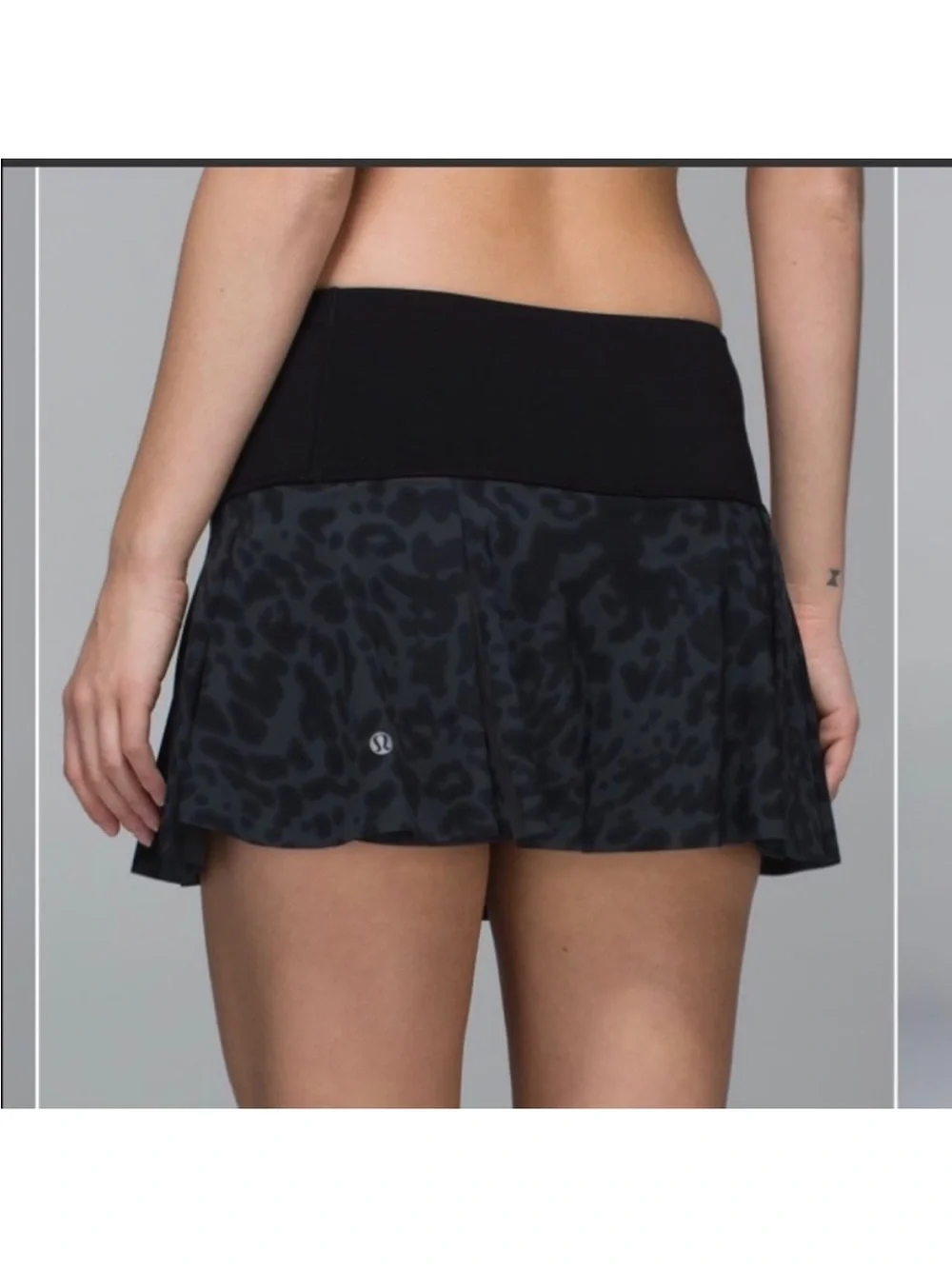 vintage Lululemon Hit Your Stride Skirt, animal swirl black deep coal, size 8 - Picture 13 of 15